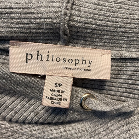Philosophy Ribbed Gray Top - Picture 7 of 9